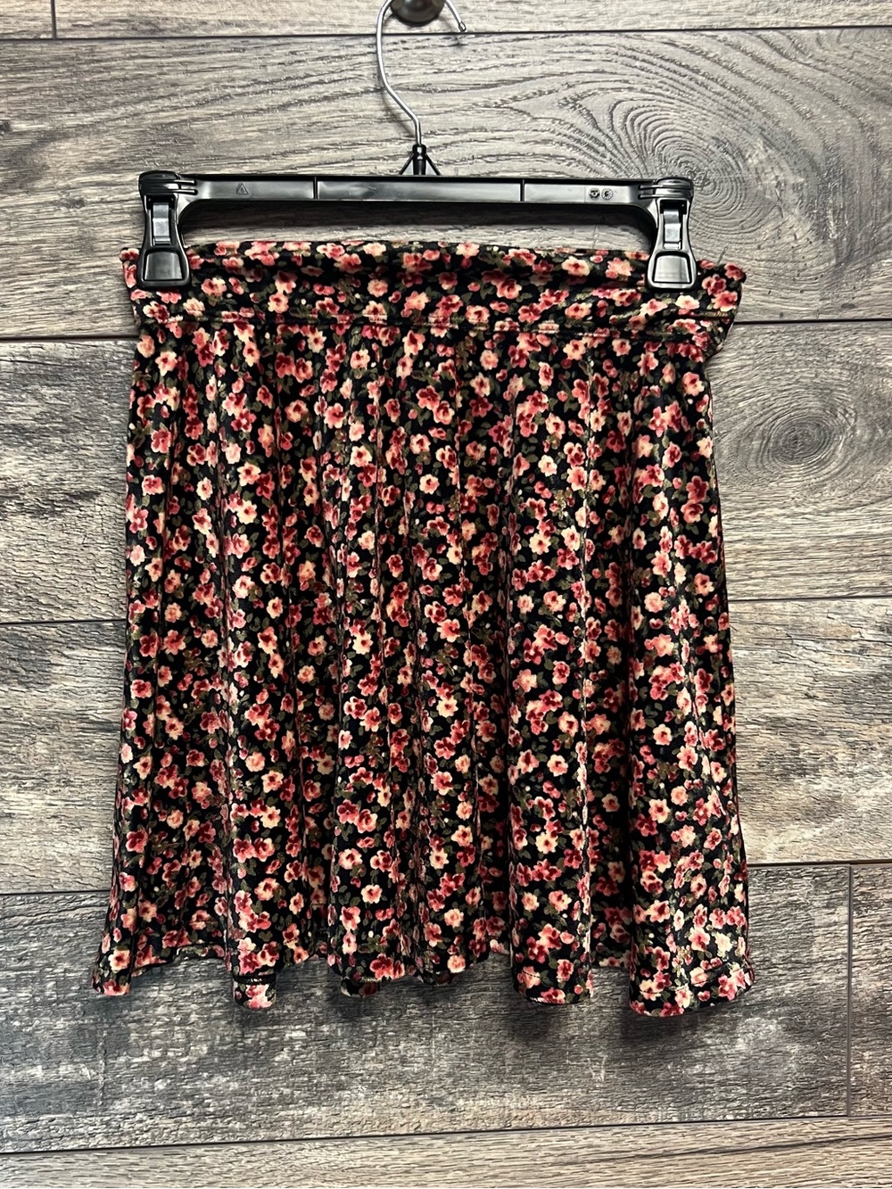 Hollister Floral Skater Skirt Women’s Small Black Pink Soft Grunge